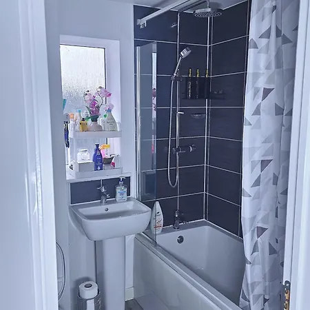 2 Double Bedroom House